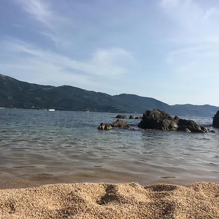 Boutique-maison Pieds Dans L'eau Apartman